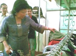 Mendag Menyisir Distro Bandung