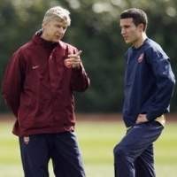 Wenger Khawatir Kondisi Van Persie
