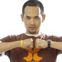 Oka Antara Syuting ke Hutan Sebelum Ayat-ayat Cinta