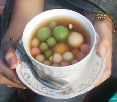 Wedang Ronde Nendang Hangatnya...