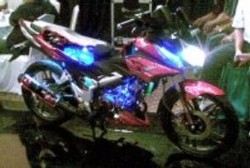 Mobil dan Motor Laku Keras