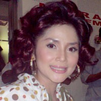 Jelang Tengah Malam, Kristina Jenguk Suami di KPK