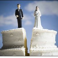 Seperlima Suami Istri Saling Intip di Internet