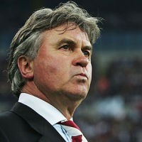Karir Hiddink di Rusia Bergoyang Lagi