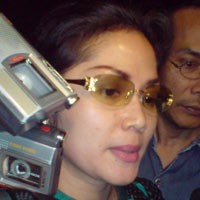 Diburu, Kristina Masih Menyendiri