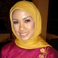 Melanie Putria: Hatiku Belum Pakai Jilbab