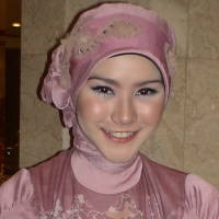 Lupa Sedekah, Zaskia Mecca Tertabrak Metro Mini