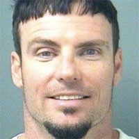 Rapper Vannila Ice Dibui Karena Pukuli Istri