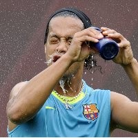 Inter dan Milan Berebut Ronaldinho