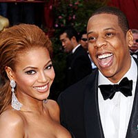 Beyonce Pamer Cincin Kawin
