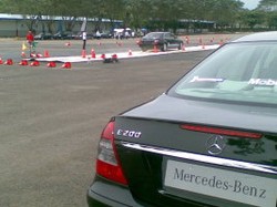 Pangsa Pasar Mercedes-Benz di 2008 Turun 4%