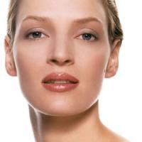 Uma Thurman Diburu Trauma Perceraian