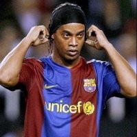 Inter Ganggu Milan Boyong Ronaldinho