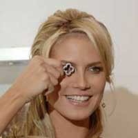 Jimat Mewah Heidi Klum