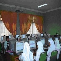 Telkom Gembleng 1000 Santri Digital