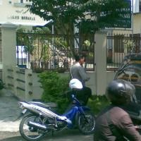 Polisi Jaga Sekretariat Ahmadiyah Bandung