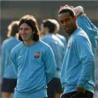 Messi Tak Ingin Dinho Pergi