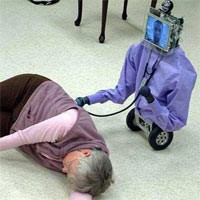 Lansia: Robot, Tolong Saya Dong!