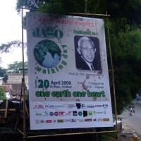 Ratusan Orang Lakukan Aksi Jalan Kaki di Dago