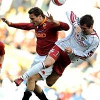 Totti Cedera, Roma Tertahan