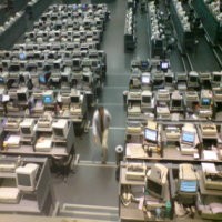 Investor Saham Pilih Main Aman