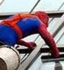 Spiderman Jadi Pembersih Kaca
