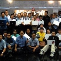 Pasukan Mac Serbu Markas Microsoft Indonesia