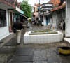 Makam di Tengah Jalan di Kampung Kelahiran Bung Karno