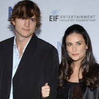 Ashton Kutcher-Demi Moore Bercinta Tergantung Parfum