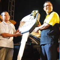 Secuil Jaguar Coba Beli Kesetiaan Pelanggan