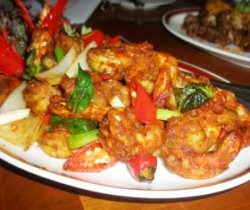 Goong Phad Nam Prik Paw (Udang Tumis Kemangi)