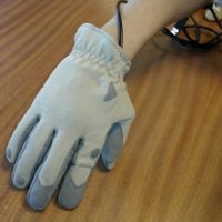 Sarung Tangan Komputer Jadi Alat Perang