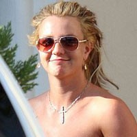 Britney Spears Setengah Bugil di Gym
