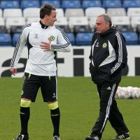 Terry di Belakang Avram Grant
