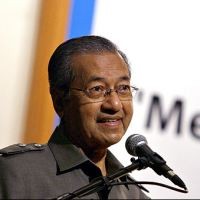 Mahathir Mohamad Kecam Pemerintah Lewat Blog