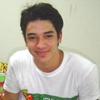 Andrew White Tak Merasa Bermasalah dengan Imigrasi