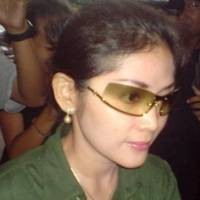 Lagi Berduet, Kancing Baju Kristina Copot