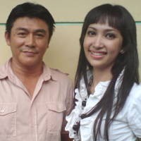 Resmi Cerai, Mantan Istri Willy Dozan Nangis