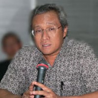 Menristek Harap Bill Gates Open source-kan Windows