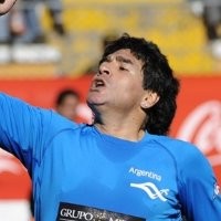 Maradona Dukung Del Piero, Jagokan Italia
