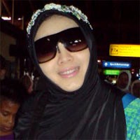 Umroh, Rina Gunawan Wariskan Jadwal Makan