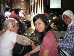 Mahasiswi Bandung Mulai Lirik Linux