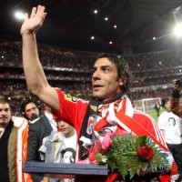 Rui Costa Gantung Sepatu