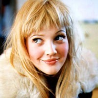 Drew Barrymore Korban Tabrak Lari