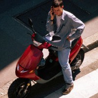 Ditilang Saat Telepon Jangan Hanya untuk Mobil