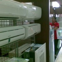 BBM Naik, Pasar Elektronik Terpangkas 10%
