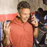 Bicara Terlalu Keras? Stop Pakai Ponsel Setahun