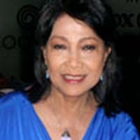 Rima Melati Dampingi Widyawati di Makam Sophan 