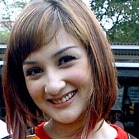 Mona Ratuliu Bingung Sophan Sophiaan Ikut Tur Harley