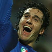 Luca Toni Targetkan Juara